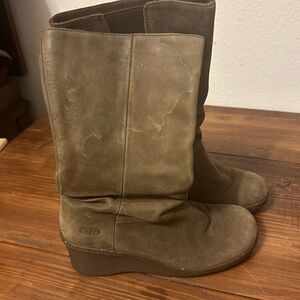 Keen wedge boots